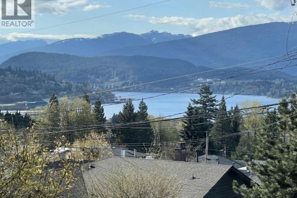 918 Baker Drive, Coquitlam, BC V3J6X2 Photo 2