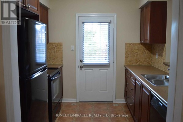 Great room - 918 Burgess Gardens, Milton, ON L9T0K8 Photo 5