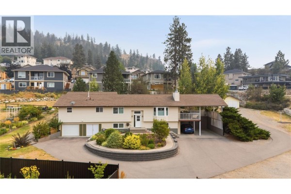 9181 Alder Street, Summerland, BC, photo 2
