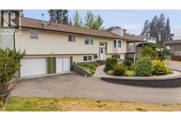 9181 Alder Street, Summerland, BC, photo 3