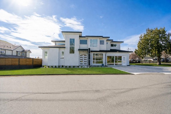 9185 139 Street, Surrey, BC V3V1J2 Photo 2