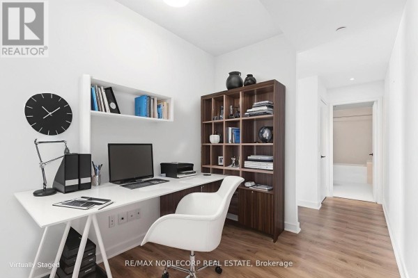 Den - 919 - 60 Tannery Road, Toronto, ON M5A0S8 Photo 4