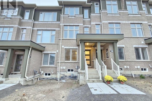 919 Crowsnest Hollow, Pickering