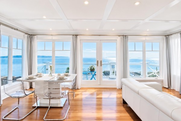 919 Cypress Street, White Rock