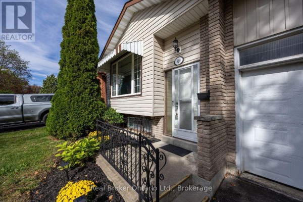Primary Bedroom - 919 Exeter Street, Oshawa, ON L1G6R9 Photo 4