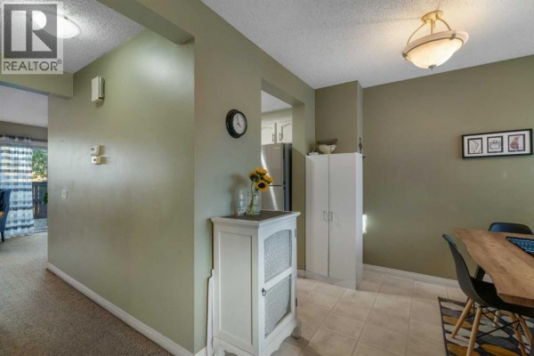Kitchen - 92, 2300 Oakmoor Drive Sw, Calgary, AB T2V4N7 Photo 3