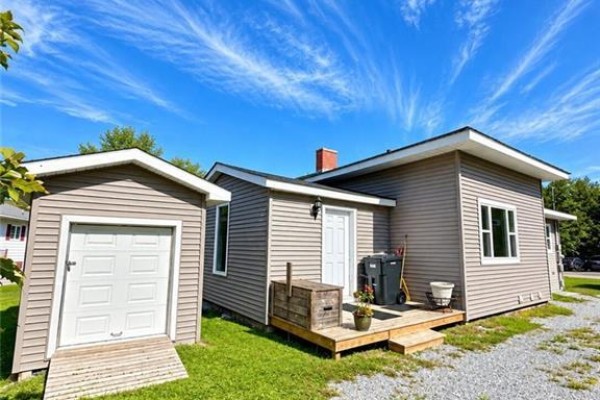 2pc Bathroom - 92 Albert Street, Sussex, NB E4E1K5 Photo 4