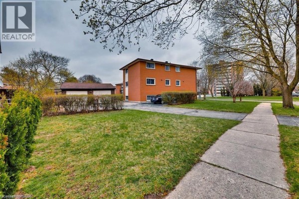 92 Confederation Drive Unit# 2, Kitchener, ON, photo 2