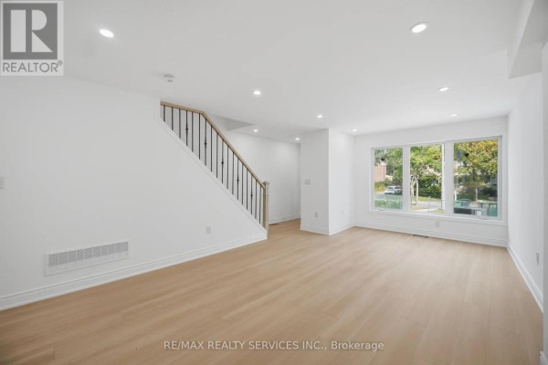 92 Corby Crescent, Brampton, ON L6Y1H1 Photo 5