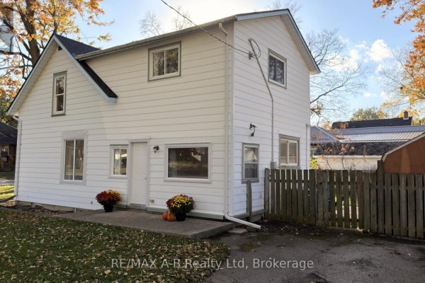 Den - 92 East Gore Street, Stratford, ON N5A3X5 Photo 3