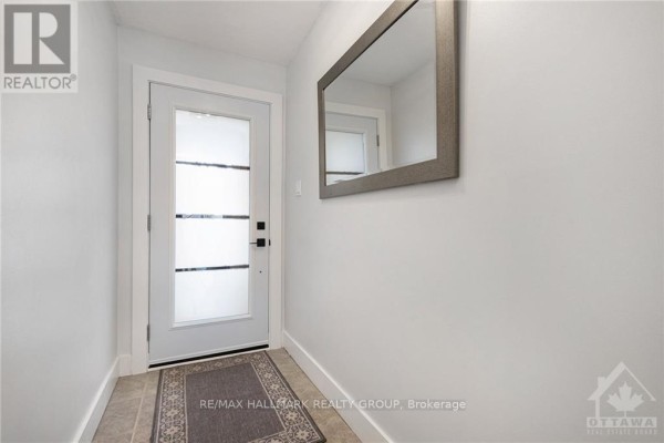 Dining room - 92 Gillespie Crescent, Ottawa, ON K1V0J2 Photo 4