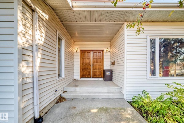 92 Howson Cr Nw, Edmonton, AB T5A4T9 Photo 5