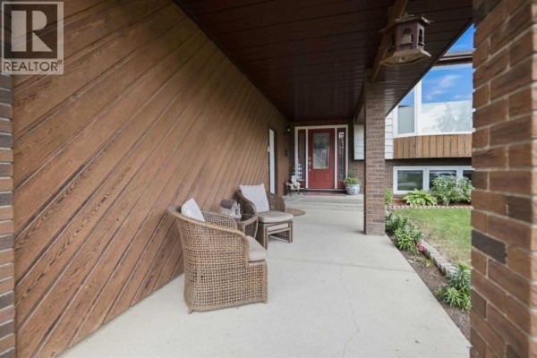 92 Mccullough Crescent, Red Deer, AB, photo 3