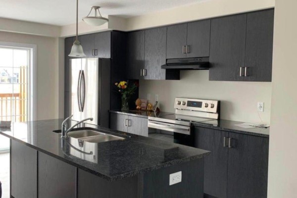 Great room - 92 Monarch Woods Drive, Kitchener, ON N2P0K1 Photo 2