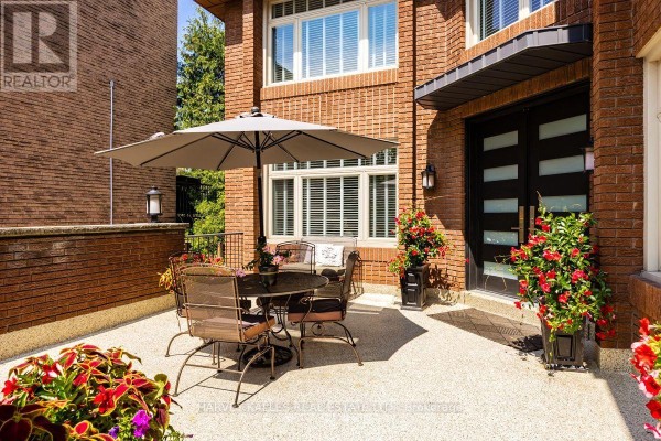 Family room - 92 Prue Avenue, Toronto, ON M6B1R5 Photo 4