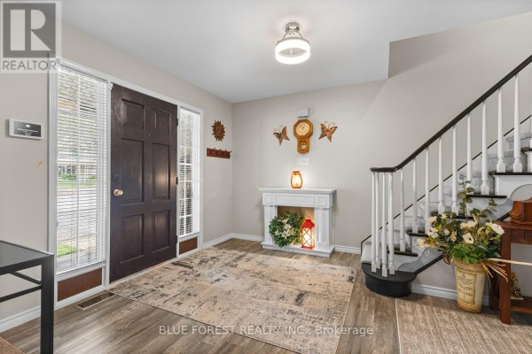 Media - 92 Salem Court, London South, ON N6K1S9 Photo 4