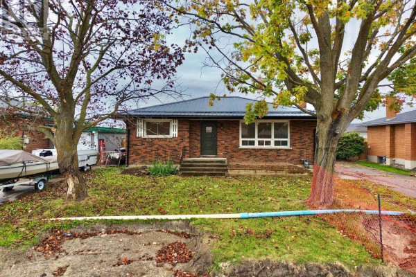 92 St Patrick Street, Kawartha Lakes, ON K9V1R6 Photo 2