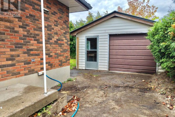 92 St Patrick Street, Kawartha Lakes, ON K9V1R6 Photo 4