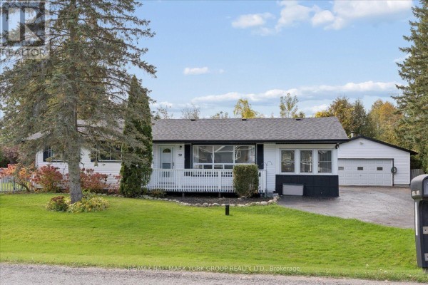 Primary Bedroom - 92 Sunset Beach Road, Georgina, ON L0E1N0 Photo 4