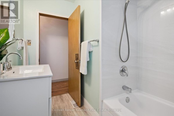 Bedroom - 92 Victoria Road N, Guelph, ON N1E5H2 Photo 5