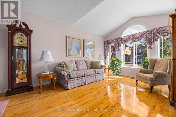 Bedroom 4 - 92 Wheeler Crescent, Whitchurch Stouffville, ON L4A1L4 Photo 2