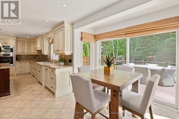Eating area - 92 Wildwood Trail, Barrie, ON L4N7Z8 Photo 5