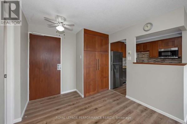 920 - 20 Chesterton Drive, Ottawa, ON K2E6Z7 Photo 4