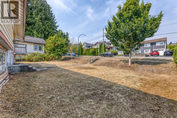 920 Harris Avenue, Coquitlam, BC V3K1S1 Photo 5