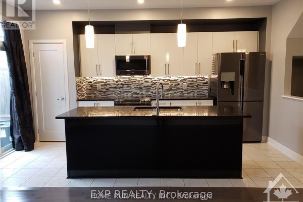 Kitchen - 920 Kilbirnie Drive, Ottawa, ON K2J6G2 Photo 4