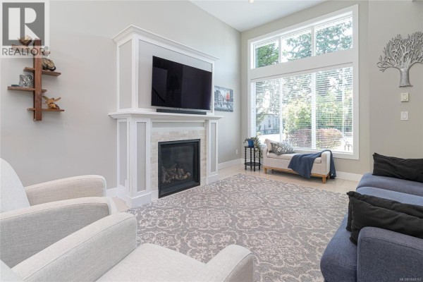 Laundry room - 920 Snowdrop Ave, Saanich, BC V8Z2N4 Photo 5