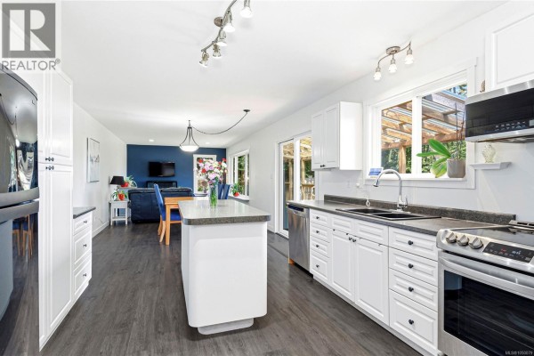 Hobby room - 920 Watson Cres, Campbell River, BC V9W5N4 Photo 5