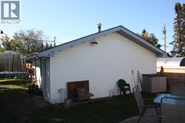 Kitchen - 9203 108 Avenue, Fort St  John, BC V1J2P7 Photo 2