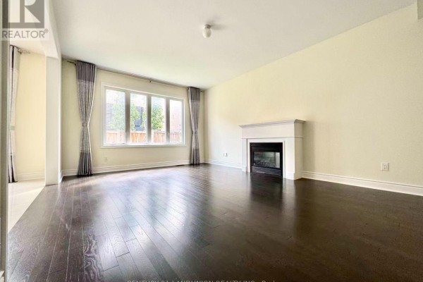 Family room - 921 Goring Circle, Newmarket, ON L3X0B6 Photo 4