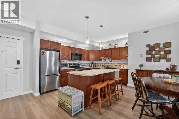 3pc Ensuite bath - 921 Spillway Street Unit# 109b, Oliver, BC V0H1T0 Photo 2