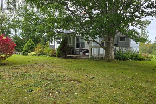 Living room - 921 Upper River John Road, Middleton, NS B0K1V0 Photo 3