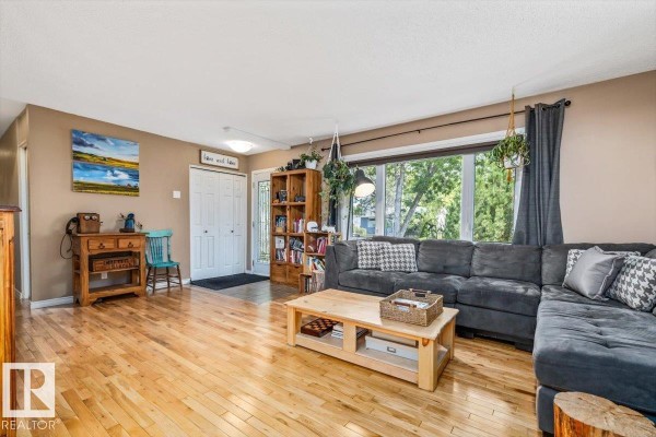 Primary Bedroom - 9212 93 St, Fort Saskatchewan, AB T0M2C0 Photo 5