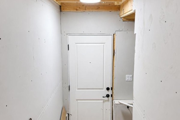 Den - 9216 91 St Nw, Edmonton, AB T6C3N8 Photo 4