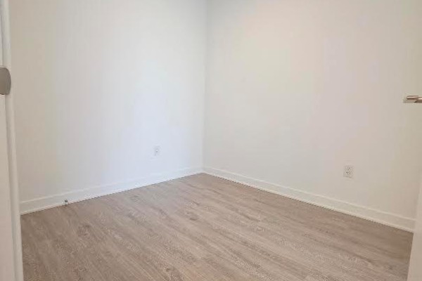 922 - 30 Dreamers Way, Toronto, ON M5A0Y7 Photo 5