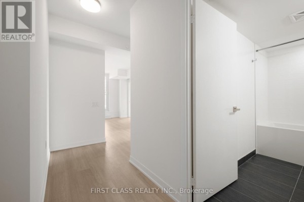 Living room - 922 - 500 Wilson Avenue, Toronto, ON M3H5Y9 Photo 5