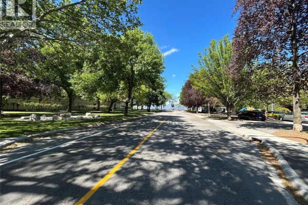 922 Dynes Avenue Unit# 208, Penticton, BC V2A1E8 Photo 5