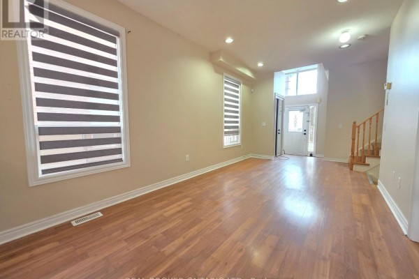 922 Ledbury Crescent, Mississauga, ON L5V2P8 Photo 3