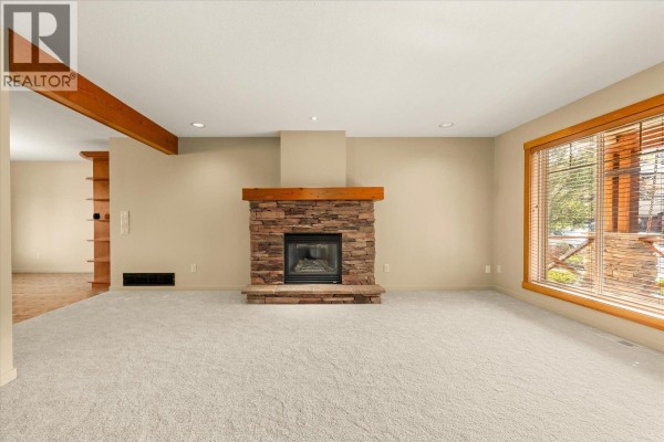Utility room - 922 Paret Crescent, Kelowna, BC V1W4X8 Photo 4