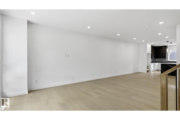 Dining room - 9226 94 St Nw, Edmonton, AB T6C3V5 Photo 2
