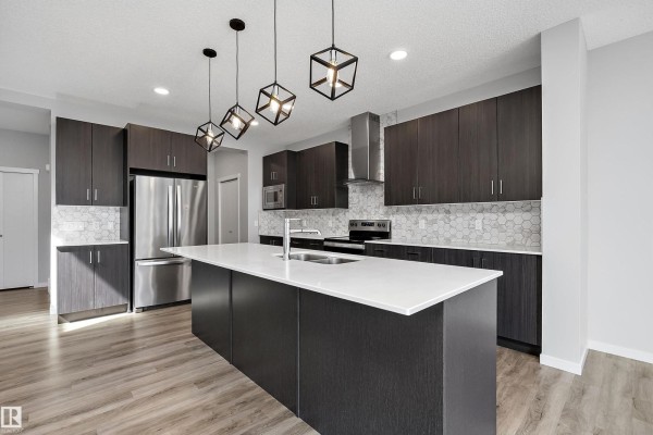 Dining room - 9227 223 St Nw, Edmonton, AB T5T7M1 Photo 2