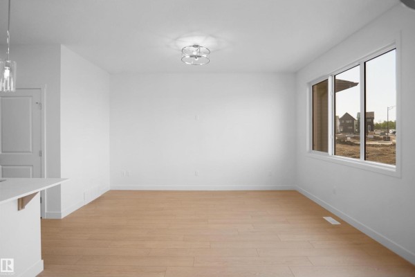 Primary Bedroom - 924 17 Av Nw, Edmonton, AB T6T2X2 Photo 5