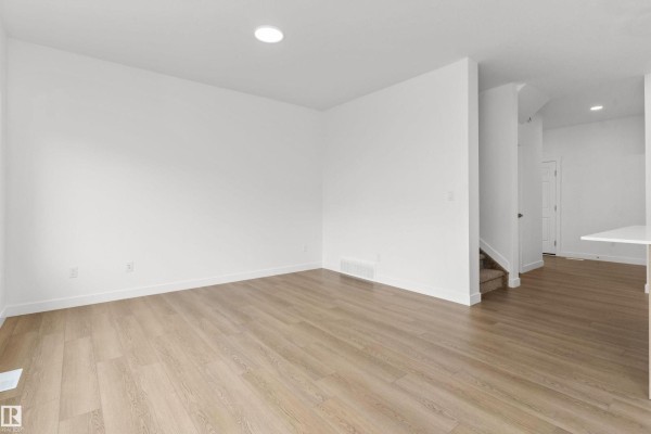 Primary Bedroom - 924 18 Av Nw, Edmonton, AB T6T2X4 Photo 4