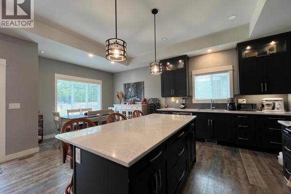 Full ensuite bathroom - 924 9th Avenue, Vernon, BC V1H1Z1 Photo 3
