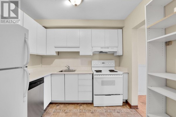 924 Dynes Road, Ottawa, ON K2C0G8 Photo 5