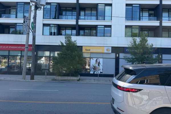 924 Eglinton Avenue W, Toronto, ON, photo 2