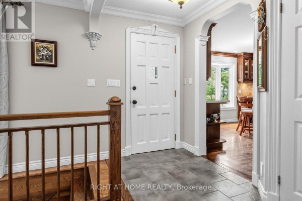 Kitchen - 9249 Sixth Line, Halton Hills, ON L7G4S6 Photo 4